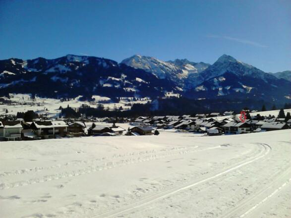 Einstieg in die Langlaufloipe liegt direkt am Haus