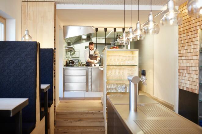 freistil. Boutiquehotel Barbereich, offene Küche