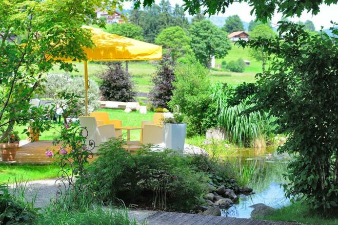 Garten im Sommer