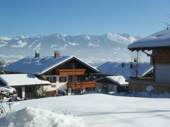 Ausblick von Terrasse mit Bergblick