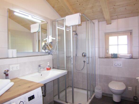 Ferienwohnung Alpenliebe, Bad 1 mit Waschtrockner