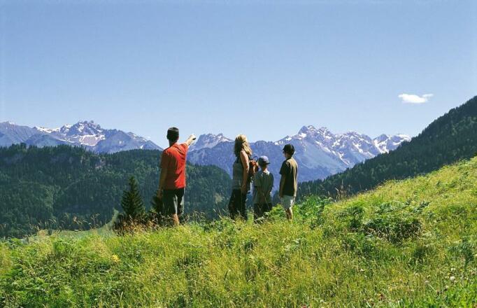 Familie_Wandern_g