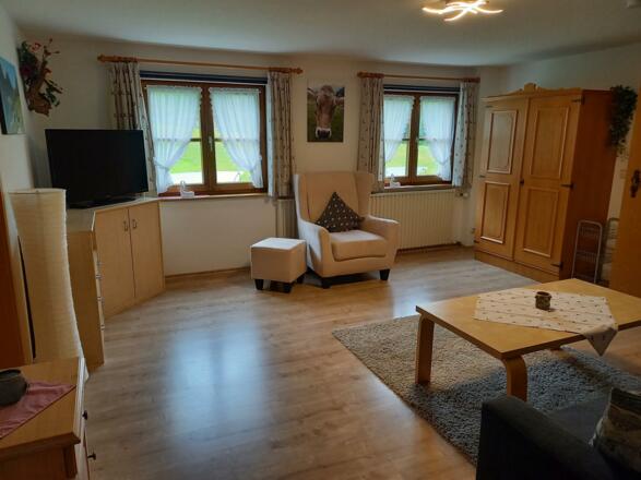 FW 1 Wohnzimmer Bild 1