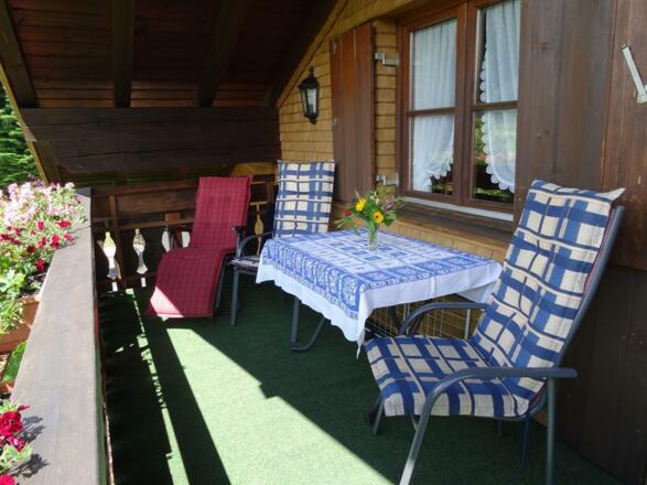 Südbalkon im Gästehaus Finkel in Maderhalm