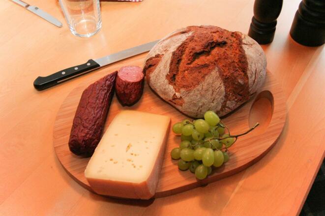 Brotzeit im Gästehaus Dauser