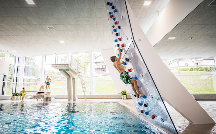 Kletterwand am Springerbecken