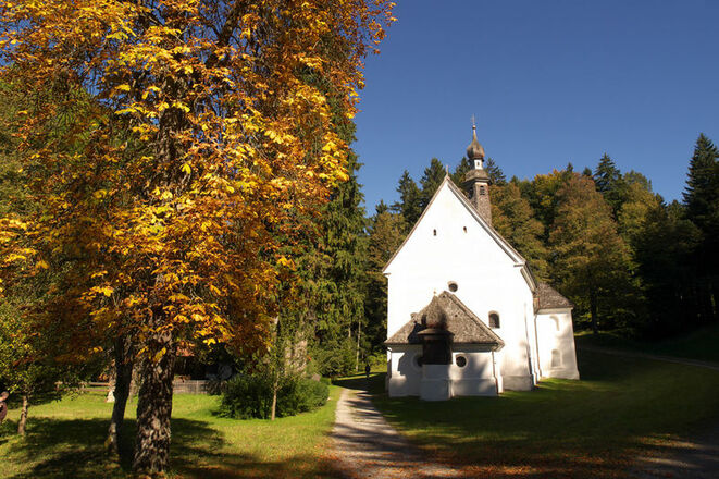 Herbstliches Kirchwald