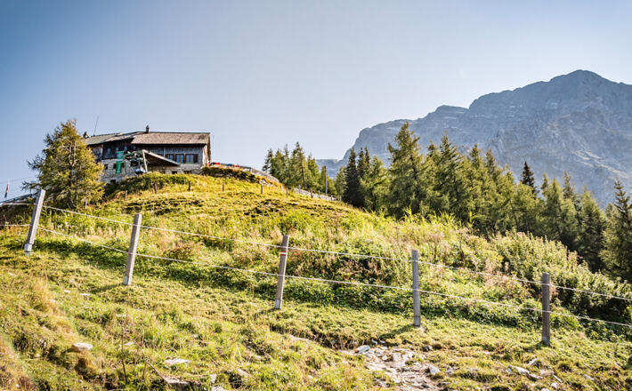 Das Purtschellerhaus am Fuße des Hohen Gölls