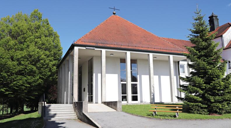 32 - Neue Aussegnungshalle