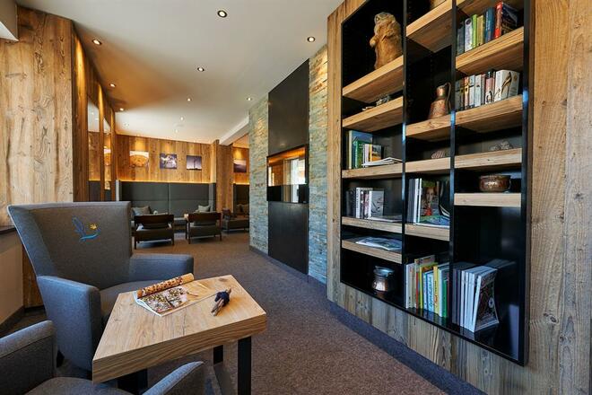 Hotel Laurin Lobby 02