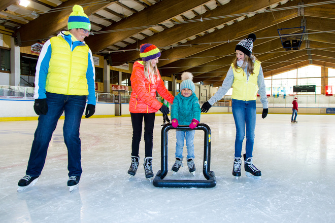 schlittschuh fahren lernen im Eisstadion Pfronte