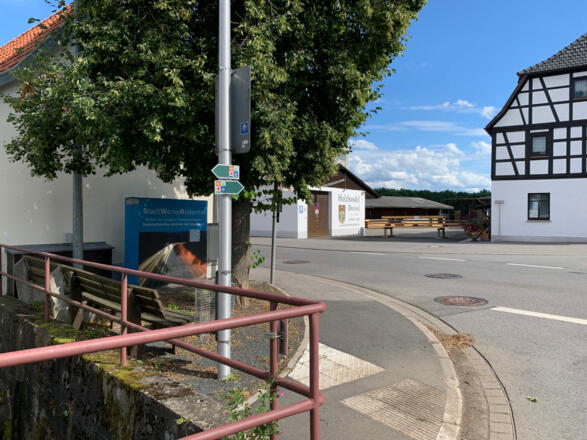 Beschilderung des R3 in Unterwohlsbach