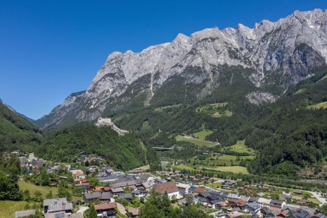 Markt Werfen und Erlebnisburg Hohenwerfen am Fuße des Tennengebirges