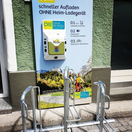 E-Bike Ladestation direkt am Marktplatz Werfen.