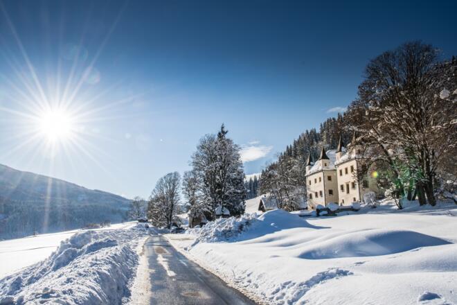 Schloss Höch in wunderschöner Winterlandschaft