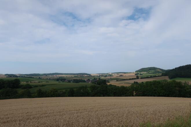 Blick über die Landschaft bei Plesten