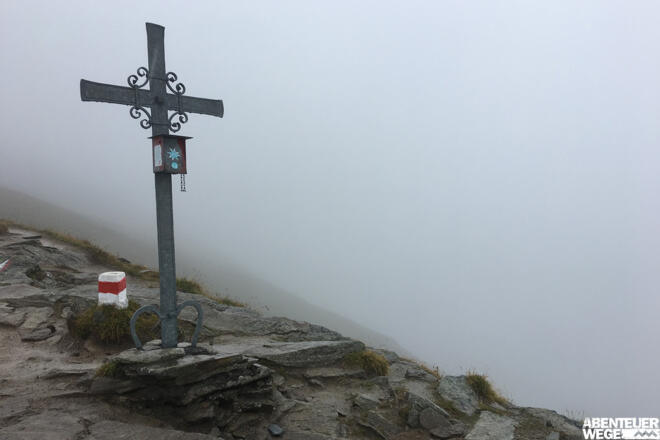 3.00 - Gipfelkreuz Tischkogel, nach rechts bergab gehen.