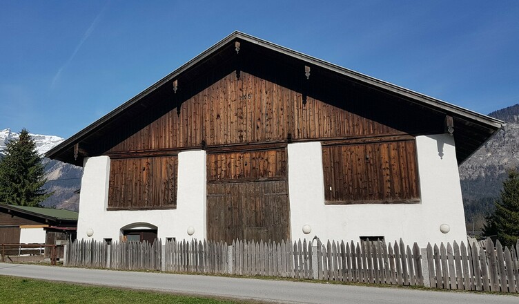 Kremerstadl neben der Pestsäule, Radfeld