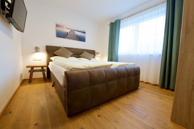 Schlafzimmer 1