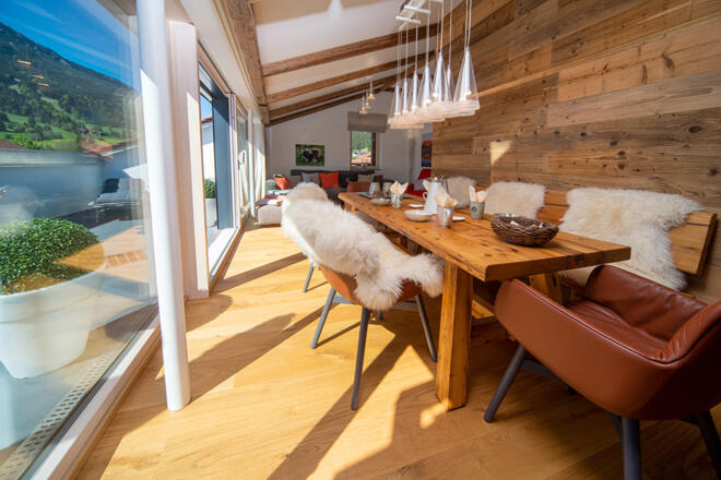 Wohn-Essbereich mit Panorama-Dachterrasse