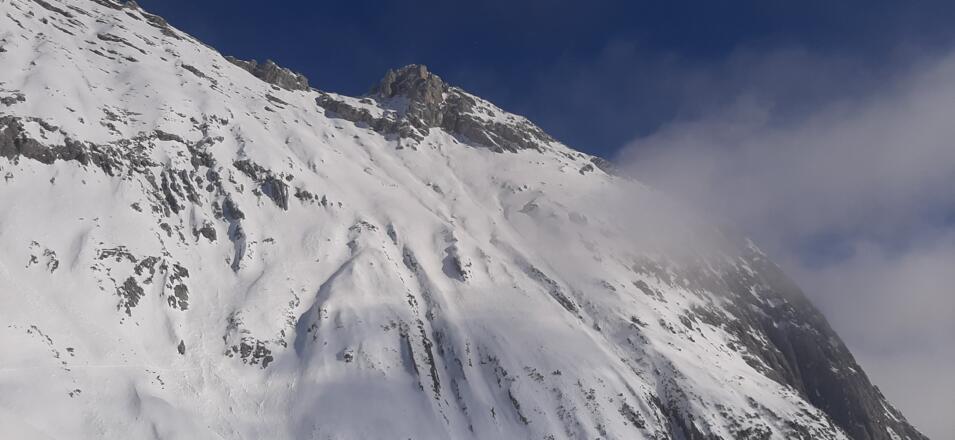 Die steilen und schönen Skihänge zum Karkof,  Standort Wetterkreuz