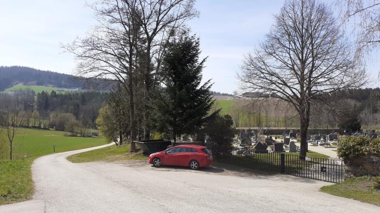 Abzweigung beim Friedhof