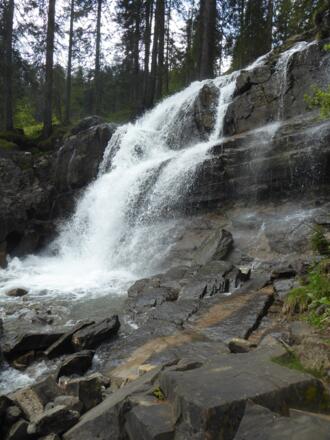 Schwarzwasser-Wasserfall