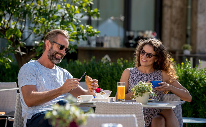 Frühstücken in der Sonne