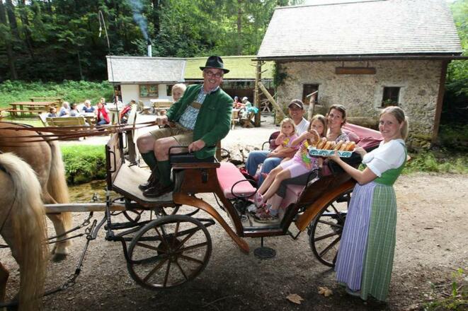 Kutsche &amp; Bauernkrapfen