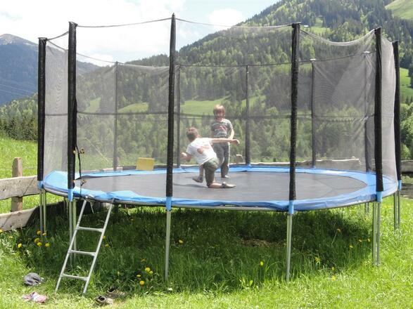 Ferienhof Almfrieden - mit Trampolin