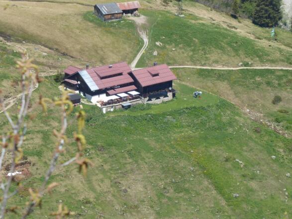 Blick von der Ochsenhofer Scharte auf die Schwarzwasserhütte