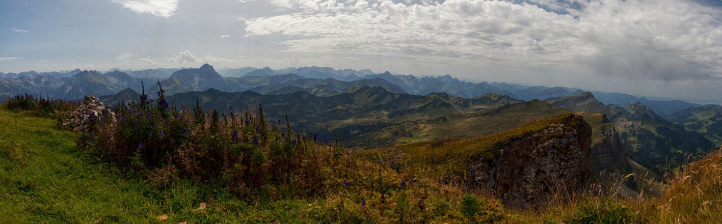 Gipfelblick Richtung Südwest