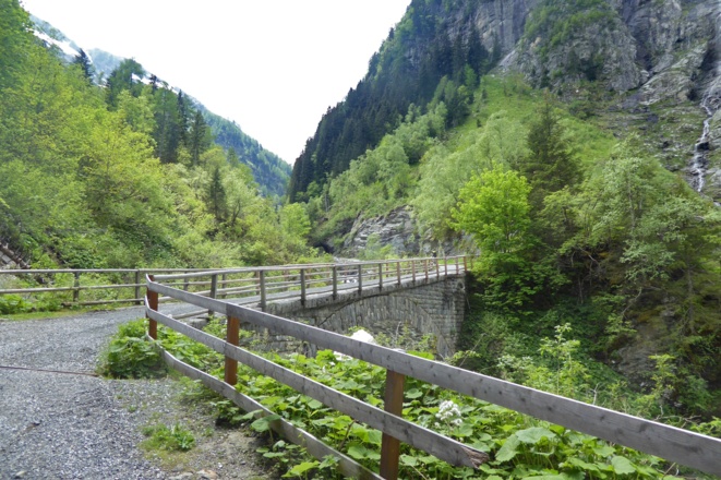 Wir wechseln auf die andere Flussseite