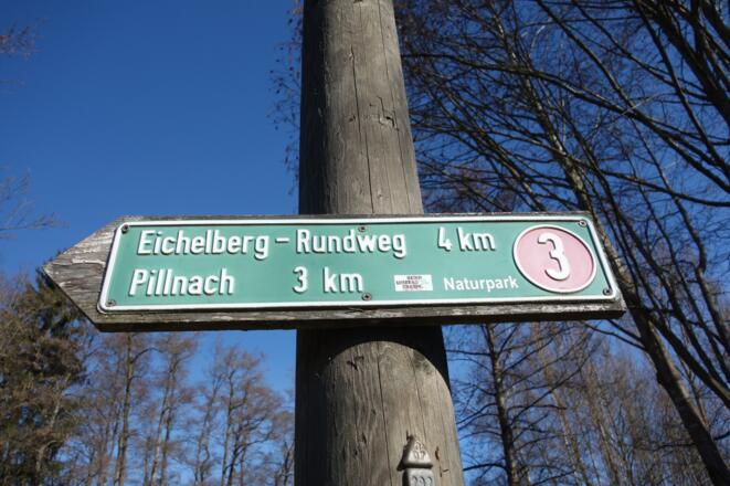 durchgehend mit der "Rot 3" markiert