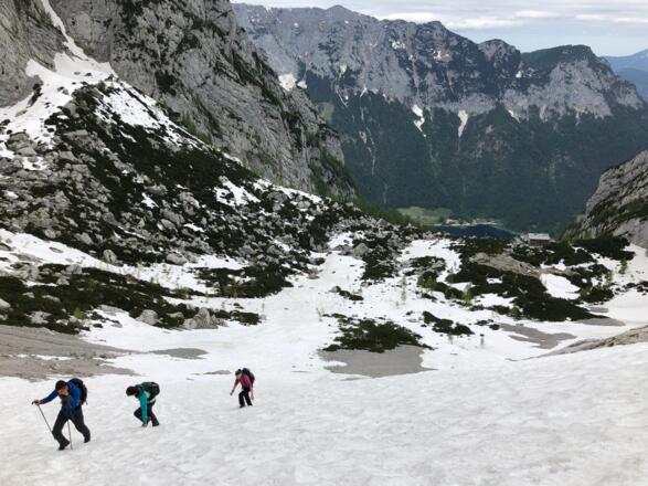 Schneereicher Aufstieg zwischen Blaueishütte und Steinbergplatte