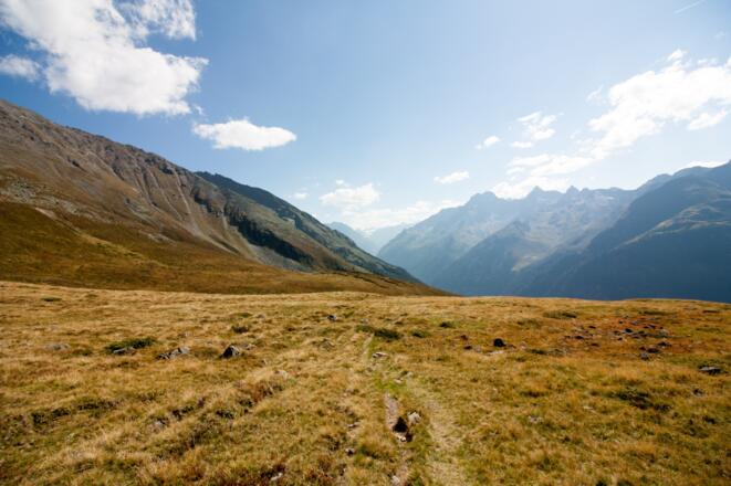 Über ALmböden hinab