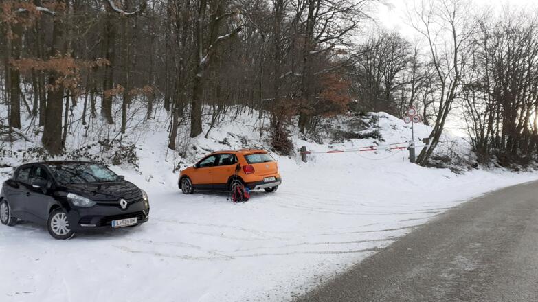 Kleiner Parkplatz ~395m