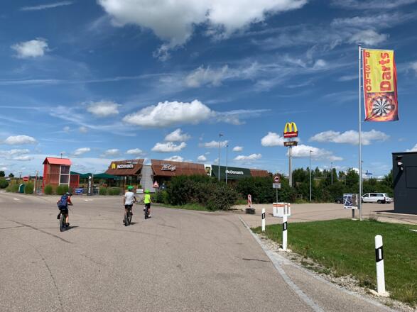 Mc Donalds Ungerhausen-Bahnhof