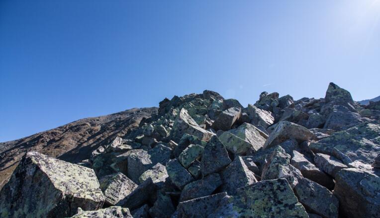 Felsblöcke soweit das Auge reicht