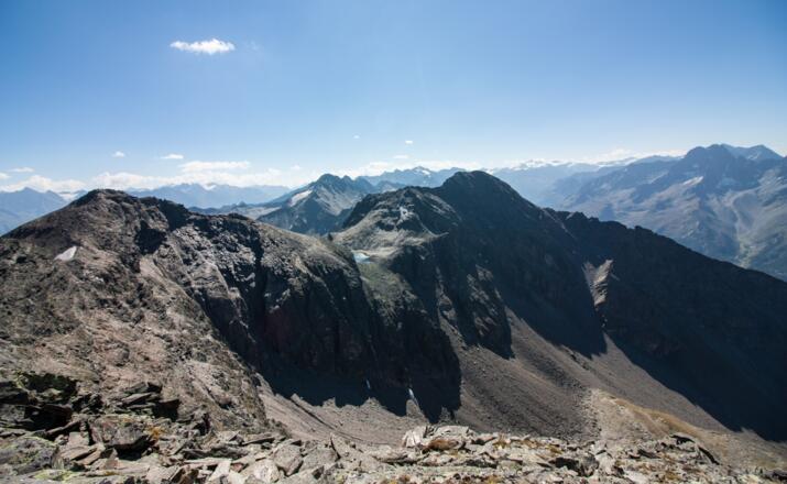 Blick vom Gipfel zum Hairlacher See und Seekopf