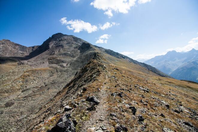 Rückschau über den NW Grat auf den GIpfel und SW Grat