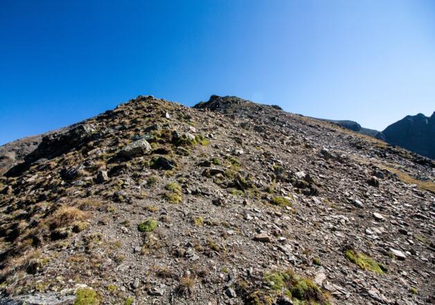 Wegspuren werden teilweise erkennbar