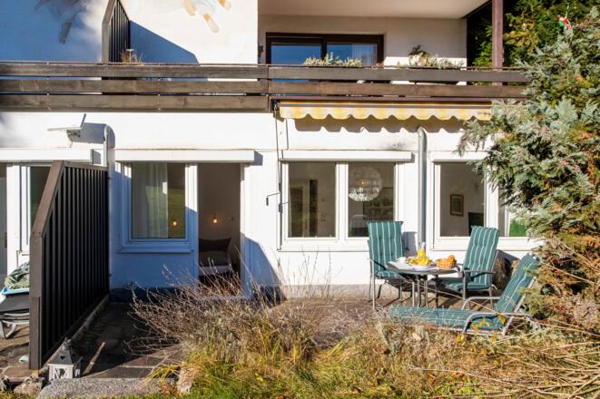 Blick vom Garten auf Leo am See