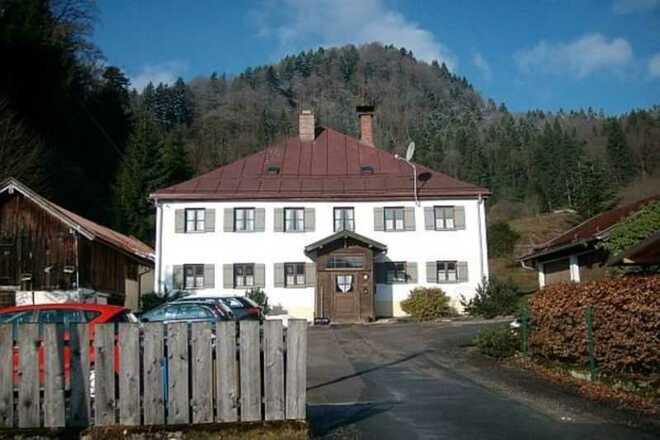 https://d1pgrp37iul3tg.cloudfront.net/objekt_pics/obj_full_27721_001.jpg