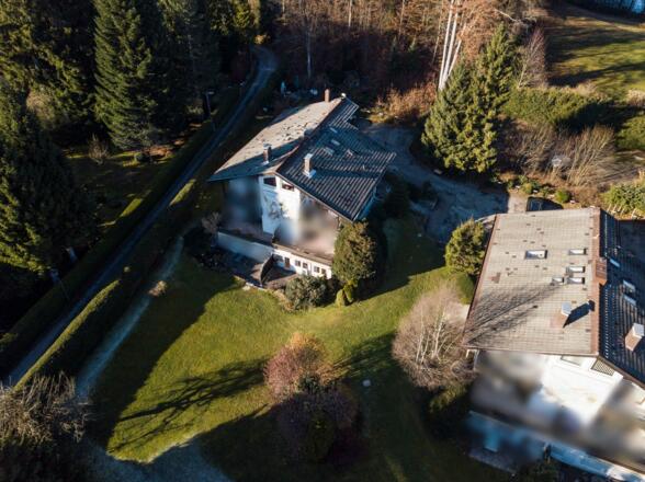 Süd-Terrasse & große Wiese & Grillplatz hinter dem Haus