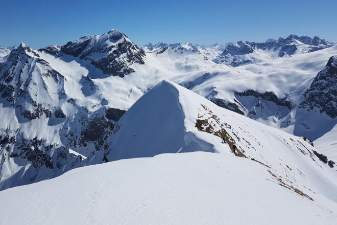 Südgrat, im Hintergrund Mohnenfluh