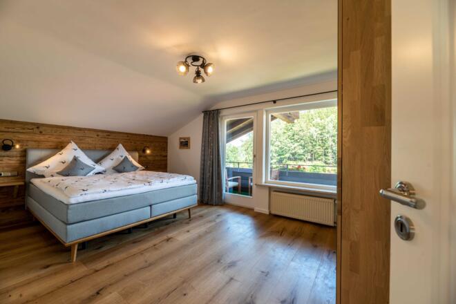 Schlafzimmer 1