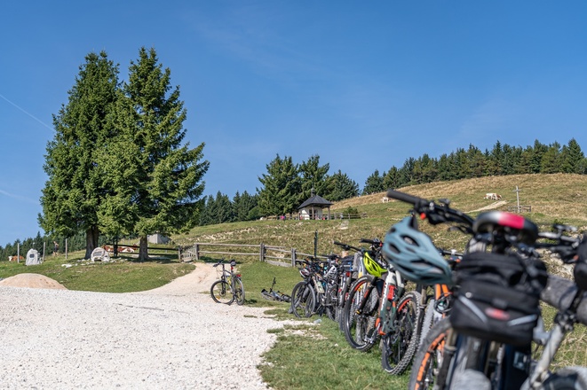 Mountainbikes auf der Stoißer Alm