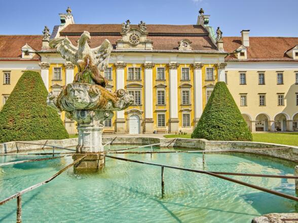 StiftStFlorian_Bruckner-Adlerbrunnen©Pedagrafie.jp