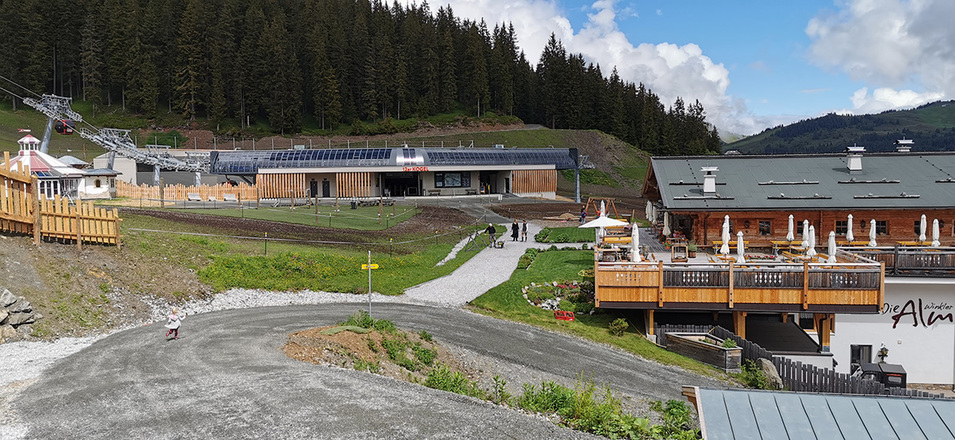 Die Winkler-Alm mit der 12er Mittelstation